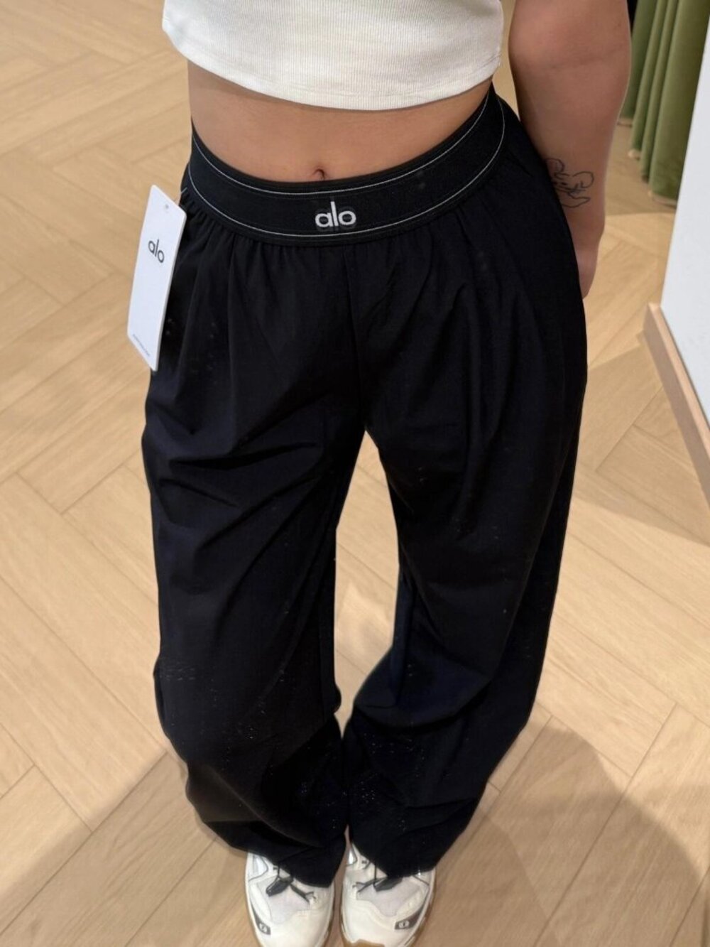 New With Tags✨Black ALO Yoga Regular Suit Up Trouser (30-inch inseam)